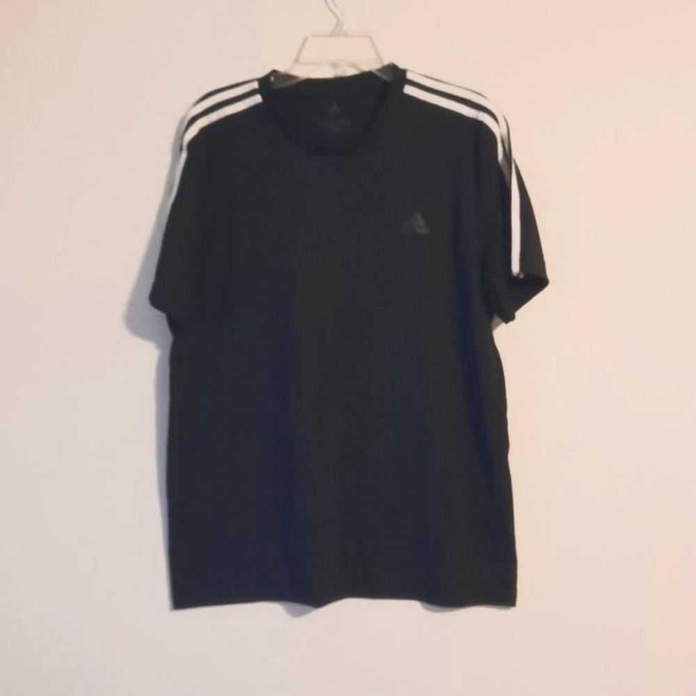 Adidas t-shirt